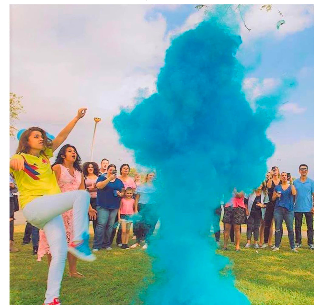 1 Set Gender Reveal Soccer Ball Powder Smoke, Boy or Girl Large Bag of Blue and Pink Powder, for Baby Gender Reveal Party Decoration Outdoor Game Props